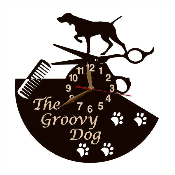 Vizsla-themed grooming wall clock with comb, scissors, and custom name