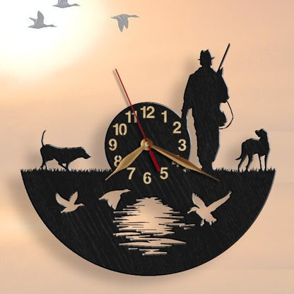 Bird hunting scene wall clock with flying ducks
